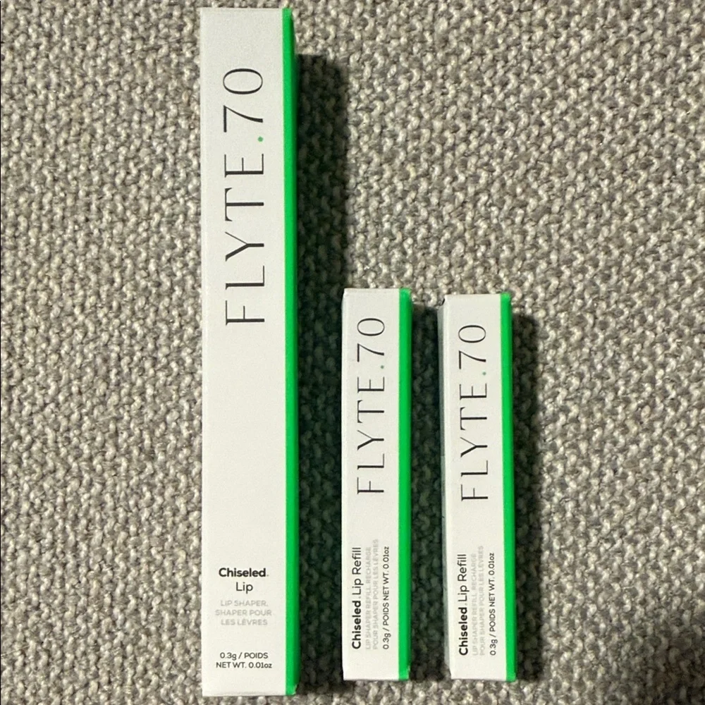 Flyte Chiseled Lip Shaper Set- one lip and 2 refills